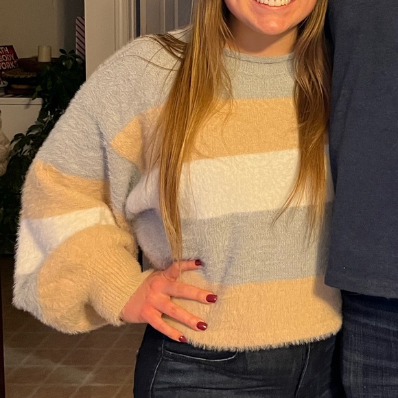 NanaMacs Sweater - Picture 4 of 4